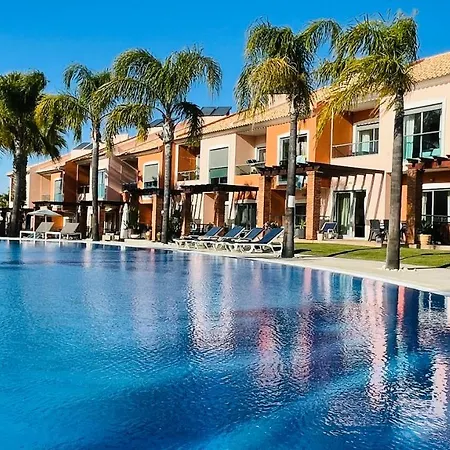 Santa Maria N - Shared Pool - 6 Guests - *