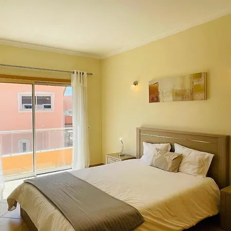 Santa Maria N - Shared Pool - 6 Guests - *