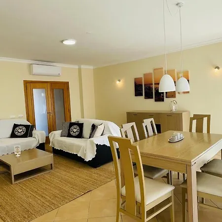 Santa Maria N - Shared Pool - 8 Guests - *