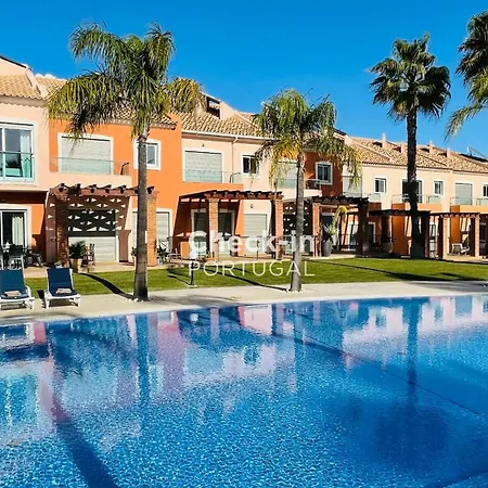 Santa Maria N - Shared Pool - 6 Guests - *
